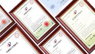 金品泉產(chǎn)品擁有國(guó)家頒發(fā)的衛(wèi)生批件、外觀(guān)設(shè)計(jì)專(zhuān)利、材質(zhì)ROHS（環(huán)保）合格證書(shū)以及12365防偽等相關(guān)證書(shū)，保證代理商安全、放心運(yùn)營(yíng)。